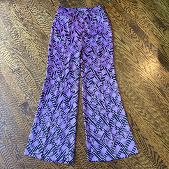 Mango Small Light fabric Printed design. Geometric print. Wide-leg design. - Picture 4 of 8